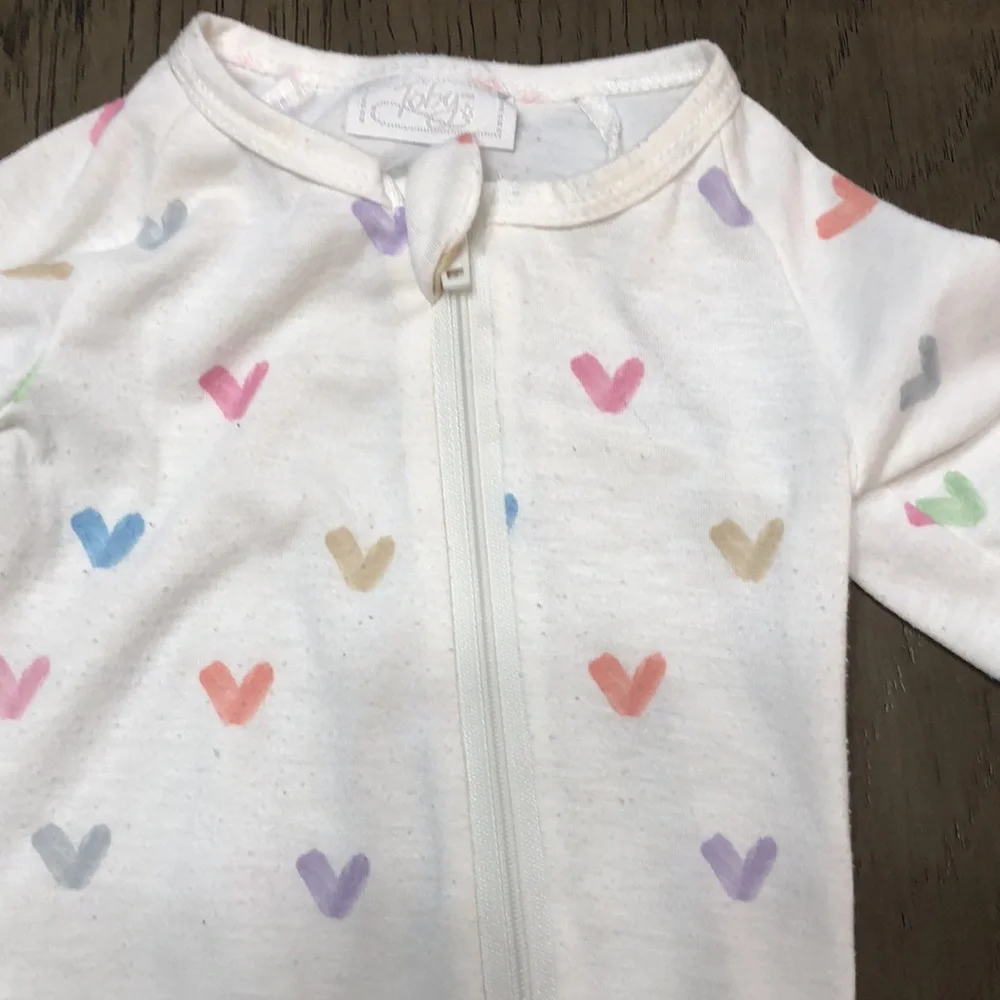 Super adorable 3-6 month bodysuit - Picture 2 of 4